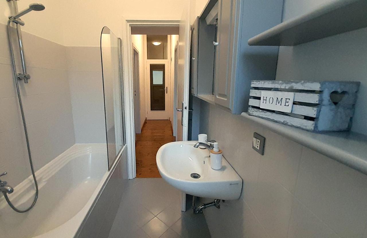 Ampio, Elegante Apt Con Aria Condizionata E Bici Gratis Viareggio Kültér fotó